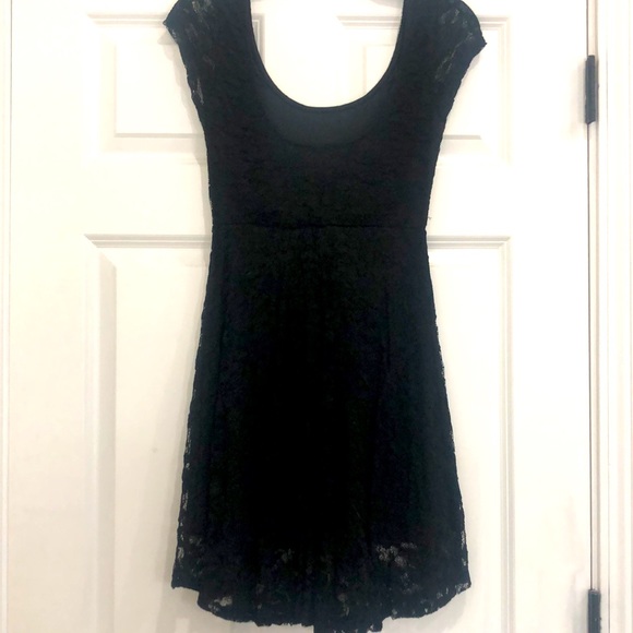 NEVER WORN Black lace dress - Picture 4 of 5